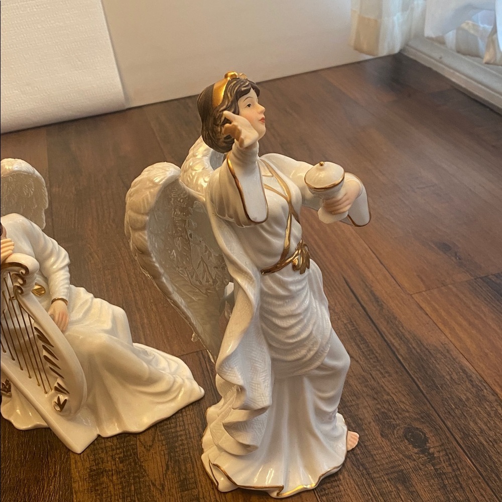 Elegant White and Gold Angel Figurines - Picture 8 of 11